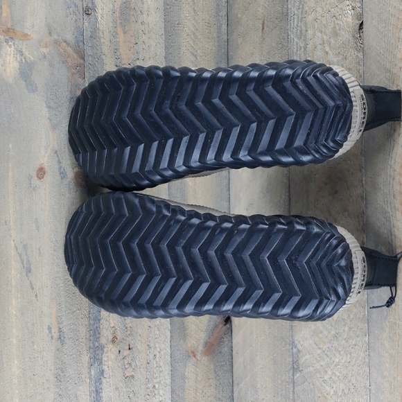 SOREL Out N About Plus Black Waterproof Duck Boots - Picture 6 of 10